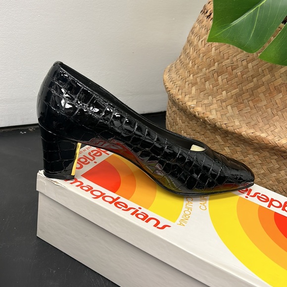 Vintage Magdesians Heels - Picture 2 of 4